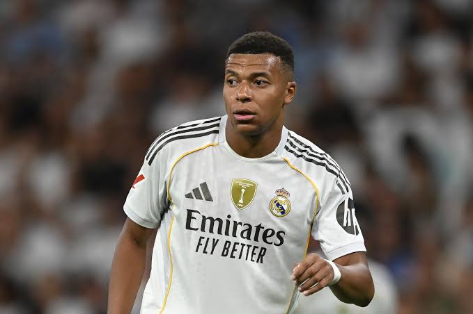 Mbappé in Real Madrid kit